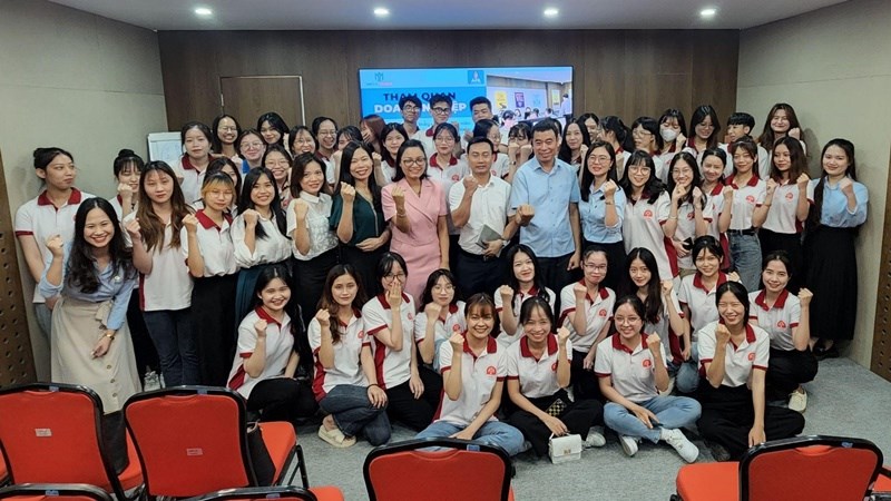 SINH VIÊN KHOA KẾ TOÁN KIỂM TOÁN TRẢI NGHIỆM THỰC TẾ TẠI CÔNG TY CỔ PHẦN TẬP ĐOÀN MOTA 